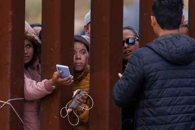 Migrant detentions at U.S.-Mexico border hit record highs as Title 42 ends