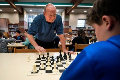 Real-life 'The Queen's Gambit': Custodian leads school chess teams in Maine