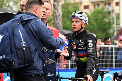 CW Live: Giro d'Italia stage six updates; Mark Cavendish crashes again
