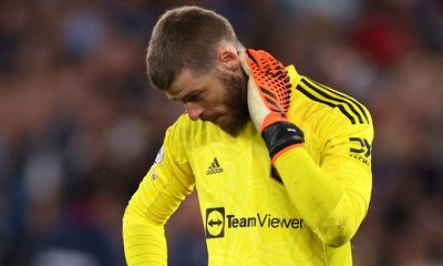 De Gea is not the complete modern keeper but Manchester United should back him