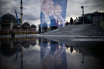 Candidate withdraws from presidential race in boost to Erdogan's main challenger
