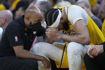 Charles Barkley and Shaq are totally wrong if they were laughing about Anthony Davis’ head injury