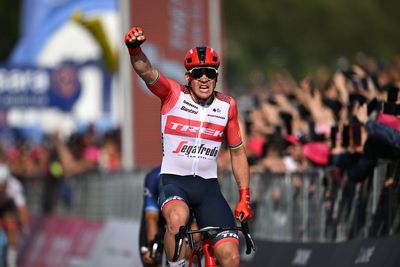 Giro d'Italia: Mads Pedersen claims stage 6 as breakaway caught at last gasp