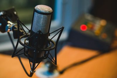 IAB: U.S. Podcasting Ad Revenue to Hit $4B in 2025