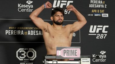 UFC’s Kelvin Gastelum moving back to welterweight: ‘This is a renaissance in my career’