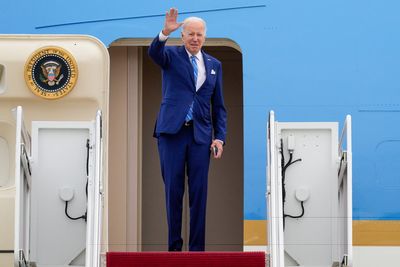 Air Force One doubles as a campaign jet for Biden's reelection run. Who pays what?