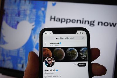 Elon Musk says unnamed woman hired as new Twitter boss