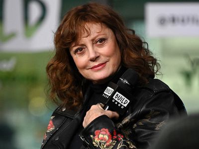 Susan Sarandon arrested at minimum wage protest in New York