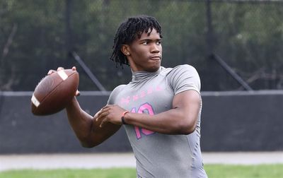 Friday Night Notes: Top ’25 QB visits Ohio State, Oregon’s big OT prospect and more