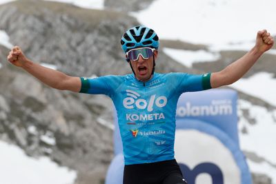 Davide Bais wins Giro d'Italia stage seven from break, as stalemate rules for general classification riders