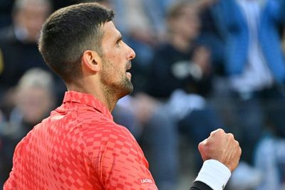Djokovic battles past Etcheverry in Rome opener, perfect Swiatek