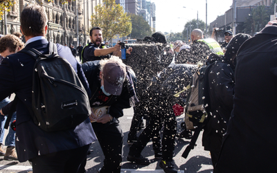 Neo-Nazis clash with anti-racism campaigners in heart of Melbourne