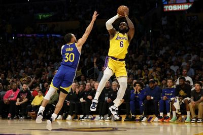 Lakers topple Warriors to advance, Heat reach East finals