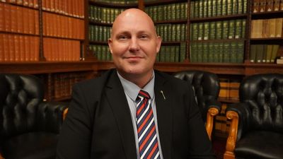 Queensland Speaker of the house Curtis Pitt announces he is taking time off for mental health