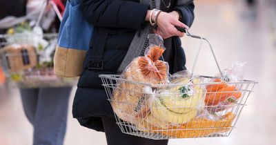 More shoppers buy 'yellow sticker' reduced food as concern grows over supermarket prices