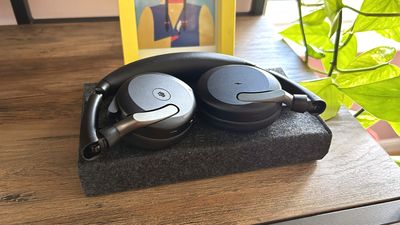 Jabra Evolve2 65 Flex review: Drown out the office noise