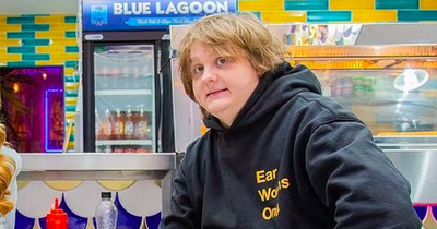 Glasgow's Blue Lagoon hosts Lewis Capaldi for hilarious Chicken Shop Date interview