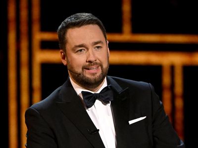 Jason Manford comforted by fans after announcing death of ‘inspirational’ family member