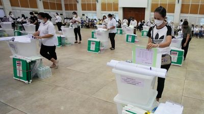 Old rivalries, new battle as Thailand goes to the polls