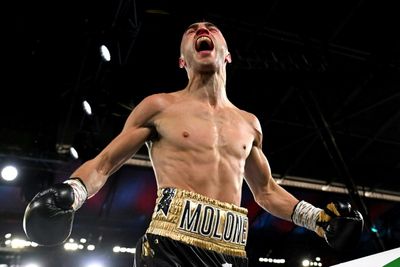 Aussie Moloney wins world crown while Alimkhanuly keeps title