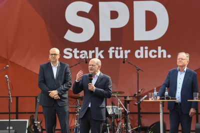 Scholz's Social Democrats win Bremen state vote, Greens slump