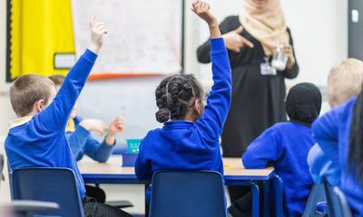 Low pay ‘forcing teaching assistants out of UK classrooms’