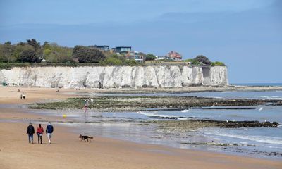 A coastal Kent walk under chalk cliffs to a great pub: The George and Heart, Margate