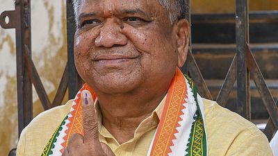 Jagadish Shettar leaves for Bengaluru