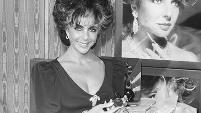 How did Elizabeth Taylor end up owning the Prince of Wales brooch, something that could’ve belonged to Princess Catherine today?