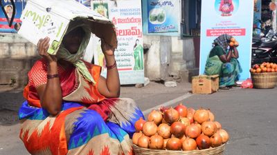 Andhra Pradesh reels under sweltering heat as mercury touches 45 degrees Celsius