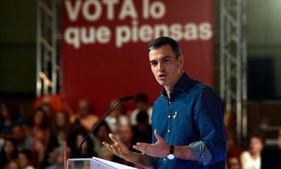 Spanish PM offers €2 cinema tickets for over-65s ahead of regional elections
