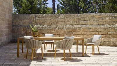 Why is teak good for outdoor furniture? Discover the merits of this beautiful wood