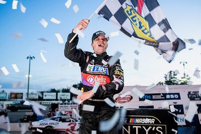 Treyten Lapcevich wins NASCAR Pinty's Series opener at Sunset