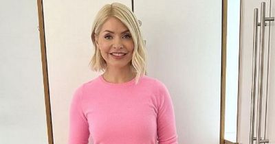 Holly Willoughby stuns as she shares rare snap with look-alike sister
