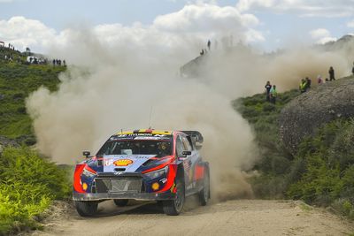 Neuville fined €10k for Rally Portugal WRC time card breach