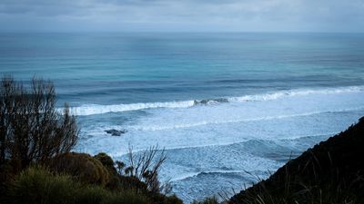 Man's body found in search for missing diver off Gellibrand Lower, Victoria