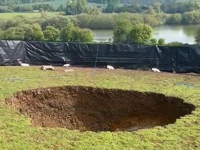 Huge sinkhole appears above HS2 tunnel in Buckinghamshire