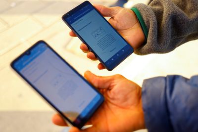 ‘It doesn’t work’: Migrants struggle with US immigration app