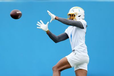 See it: Chargers’ Justin Herbert, Quentin Johnston gets reps together for first time