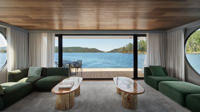 Solis Houseboat is a serene space atop the shimmering waters of Australia’s Lake Eildon