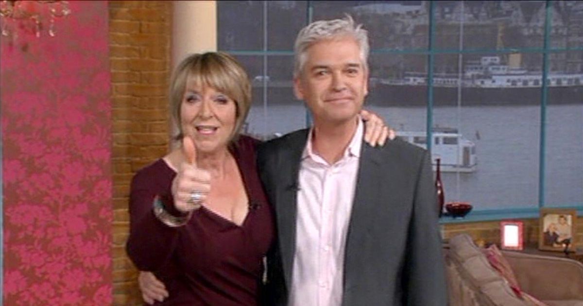 Fern Britton Reignites Feud With Phillip Schofield 9706