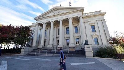 Federal MP Libby Coker raises concerns of 'mismanagement' at Geelong City Council amid funding cuts to public services