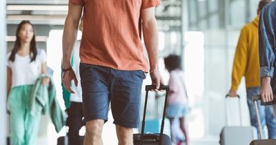 Flight attendant warns passengers to avoid wearing shorts when on a plane