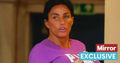 Katie Price forced to work in a shop after her sun-soaked Spanish getaway