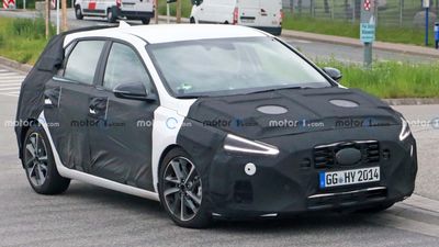 Refreshed Hyundai i30 Spied For First Time