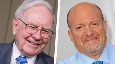 Warren Buffett Backs Up Jim Cramer By Loading Up on a Bank Stock