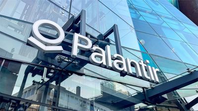 Palantir Reclaims 50-Day Line, Rejoins IBD Leaderboard. Is Palantir Stock A Buy?