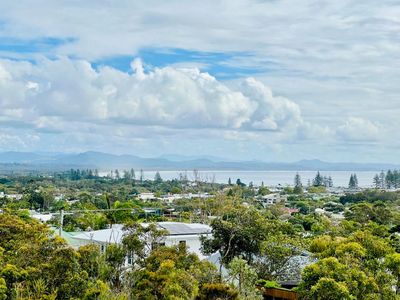 Regional Australia property market dips as prestige areas give up pandemic gains