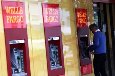 Wells Fargo agrees to pay $1 billion to settle class action suit