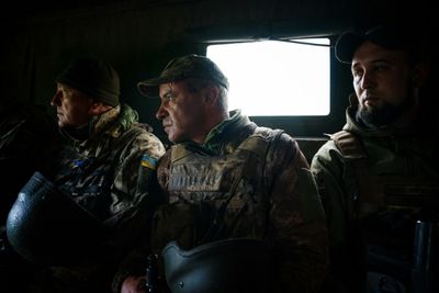 Ukraine claims Bakhmut gains, admits Russian progress